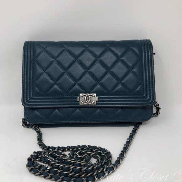 CHANEL Lambskin Boy Flap Wallet in Chain - Picture 2 of 14